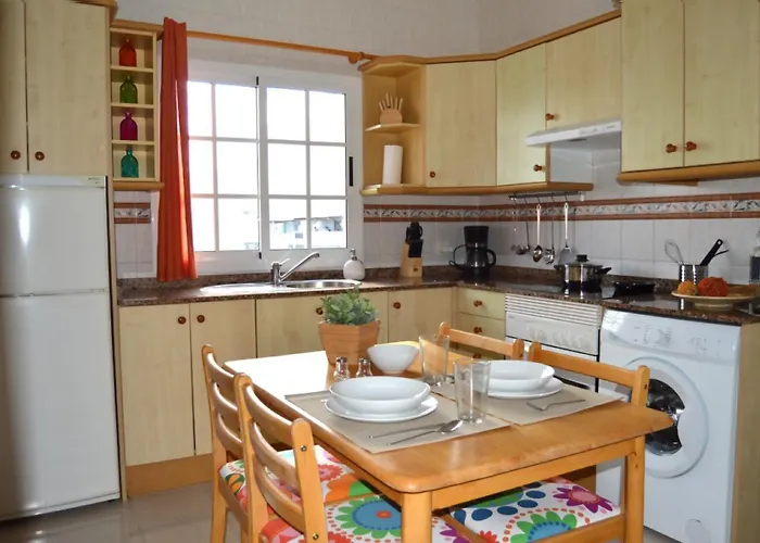 Mirafondo Playa Honda (Lanzarote)